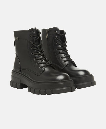 Schnürstiefeletten