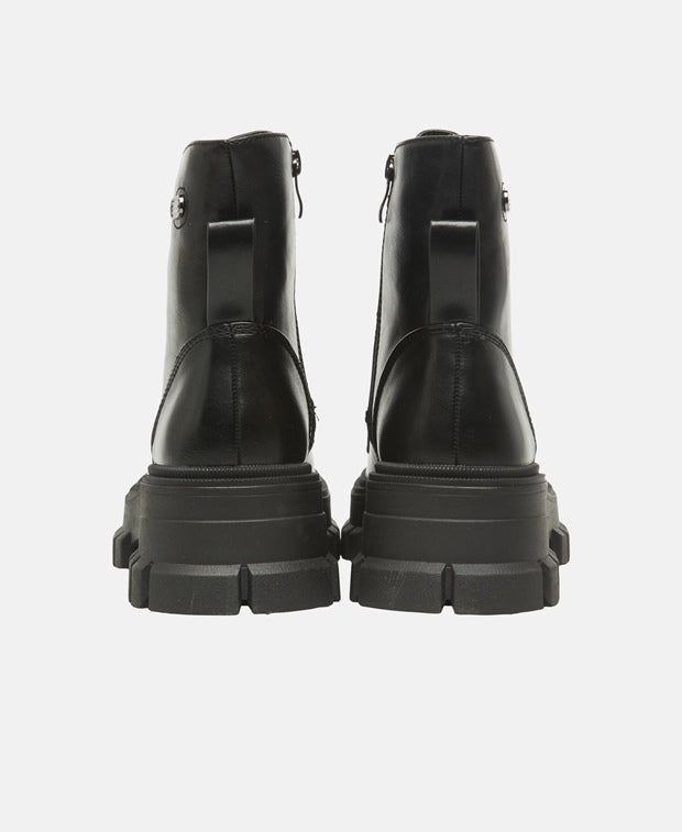 Schnürstiefeletten