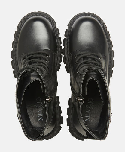 Schnürstiefeletten