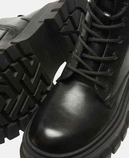 Schnürstiefeletten