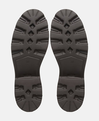 Wadenhohe Stiefel