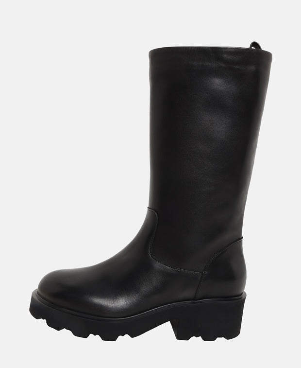Wadenhohe Stiefel