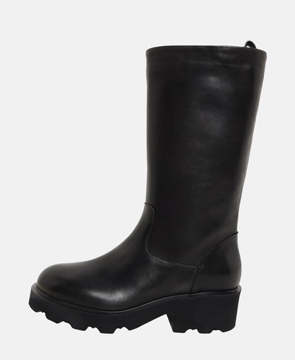 Wadenhohe Stiefel