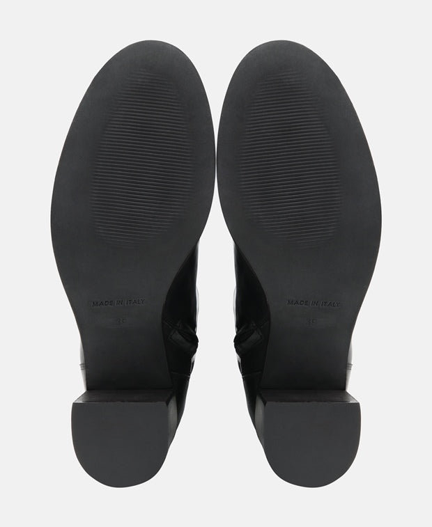 Wadenhohe Stiefel