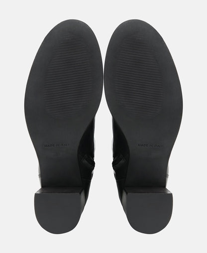 Wadenhohe Stiefel