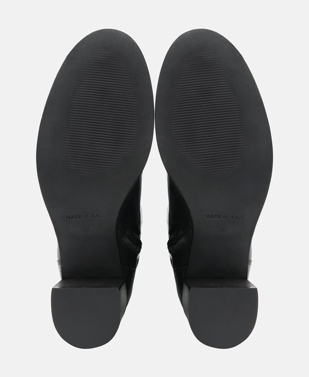 Wadenhohe Stiefel