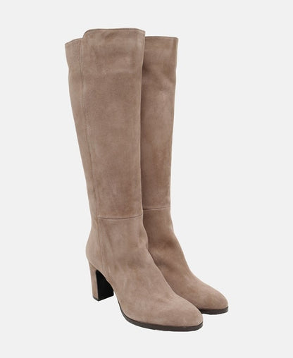 Wadenhohe Stiefel