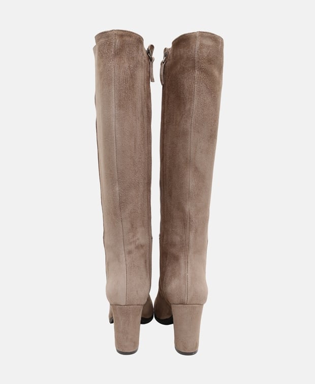 Wadenhohe Stiefel