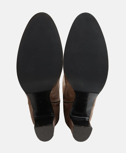 Wadenhohe Stiefel
