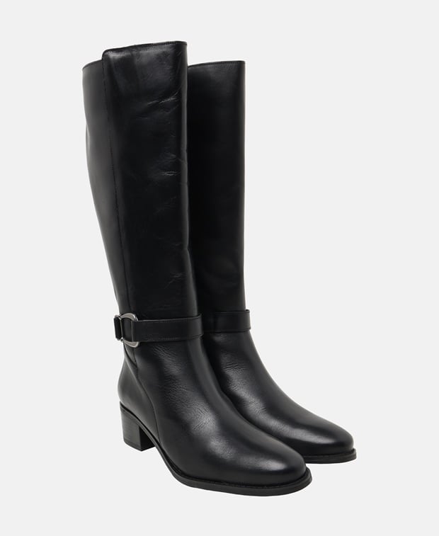 Wadenhohe Stiefel