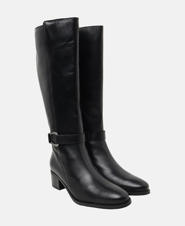 Wadenhohe Stiefel