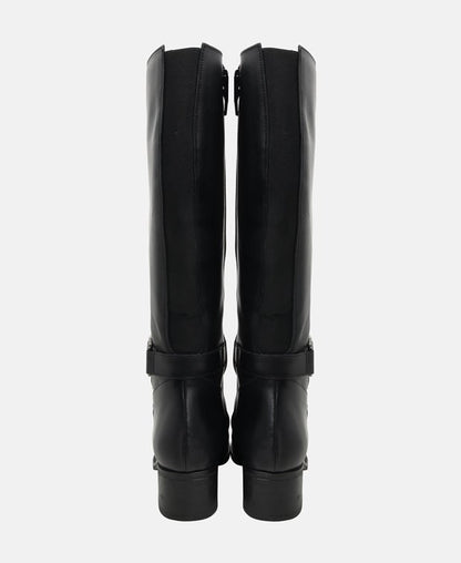 Wadenhohe Stiefel