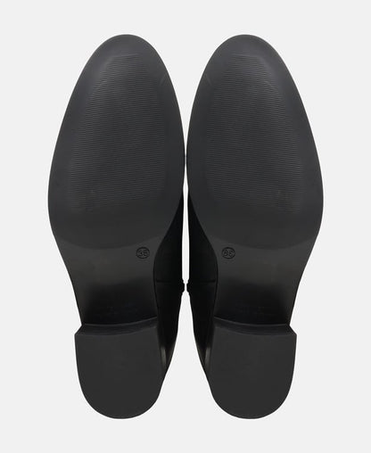 Wadenhohe Stiefel