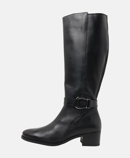 Wadenhohe Stiefel