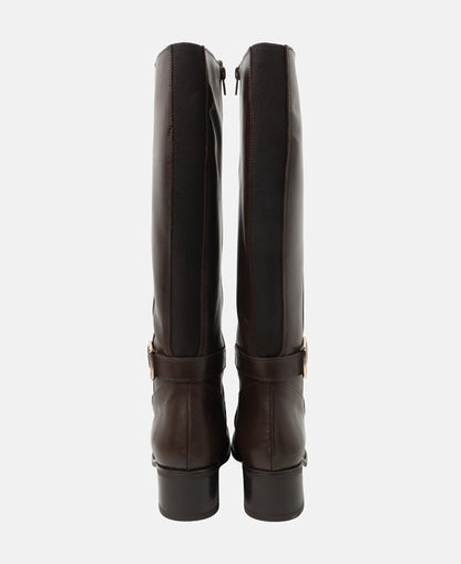 Wadenhohe Stiefel