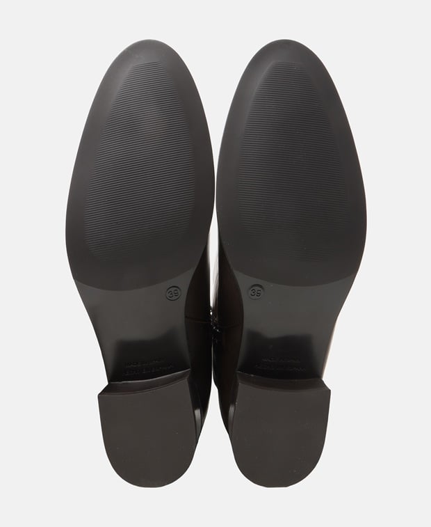 Wadenhohe Stiefel