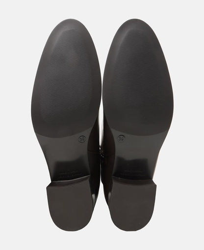 Wadenhohe Stiefel