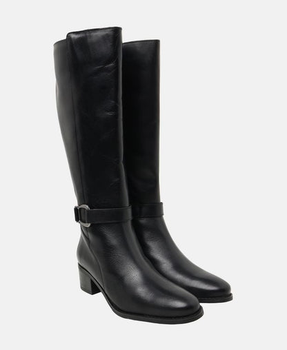 Wadenhohe Stiefel
