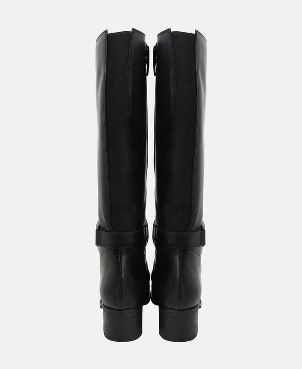 Wadenhohe Stiefel