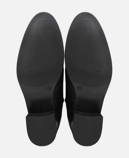 Wadenhohe Stiefel