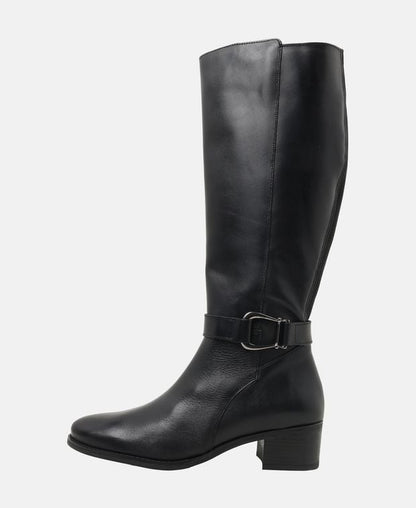 Wadenhohe Stiefel