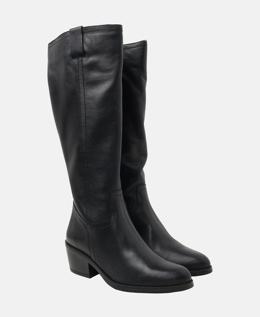 Wadenhohe Stiefel