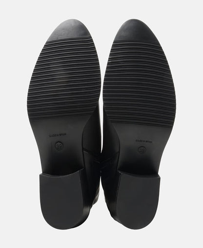 Wadenhohe Stiefel