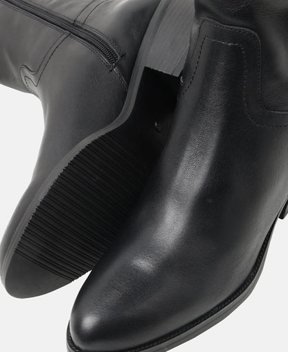 Wadenhohe Stiefel