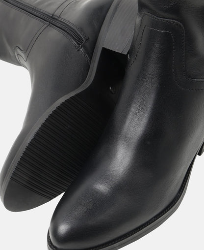 Wadenhohe Stiefel