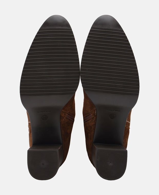 Wadenhohe Stiefel
