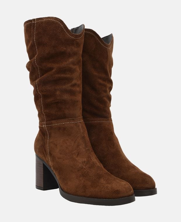 Wadenhohe Stiefel