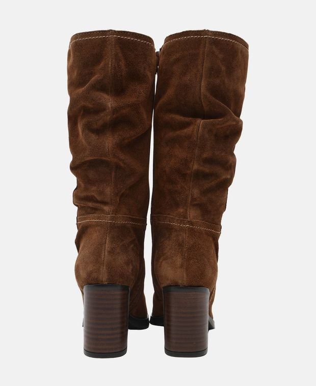 Wadenhohe Stiefel