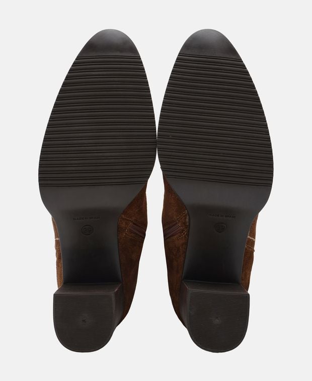 Wadenhohe Stiefel