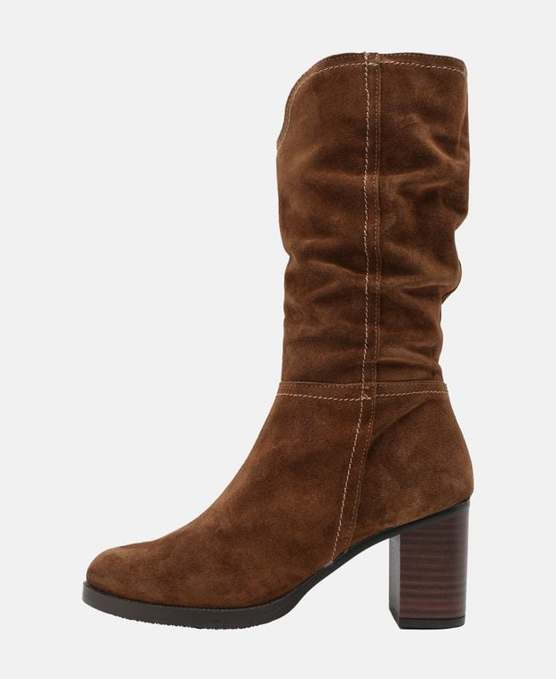 Wadenhohe Stiefel