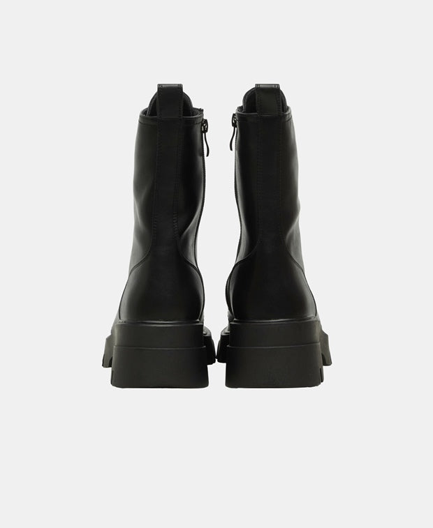 Schnürstiefeletten