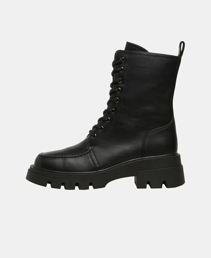 Schnürstiefeletten