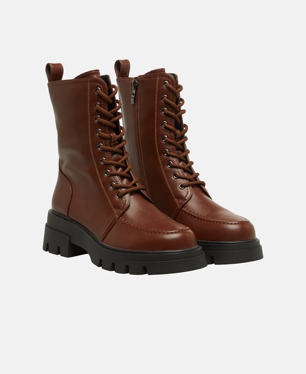 Schnürstiefeletten