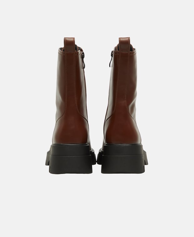 Schnürstiefeletten