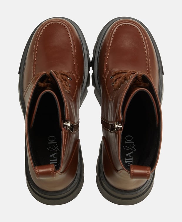 Schnürstiefeletten