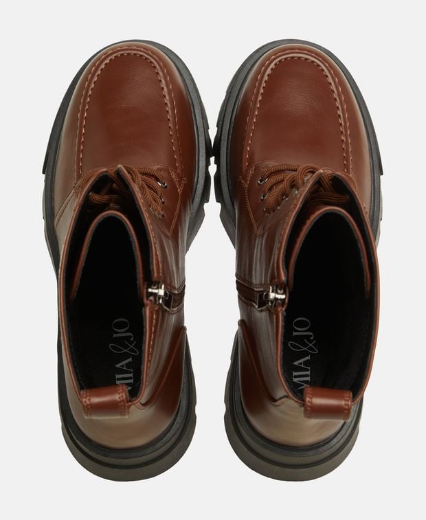 Schnürstiefeletten