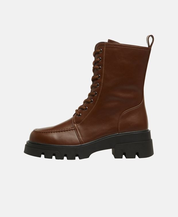 Schnürstiefeletten