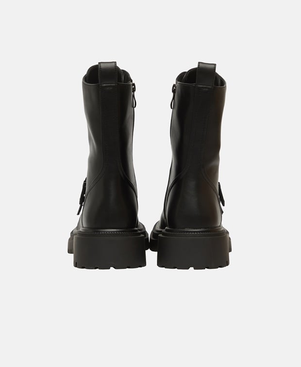 Schnürstiefeletten