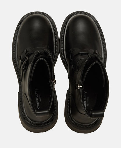 Schnürstiefeletten