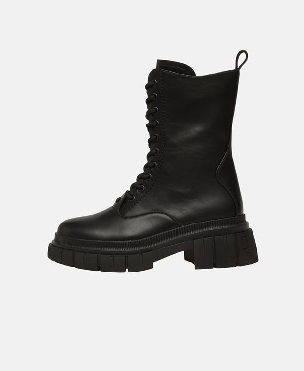 Schnürstiefeletten