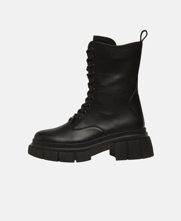 Schnürstiefeletten