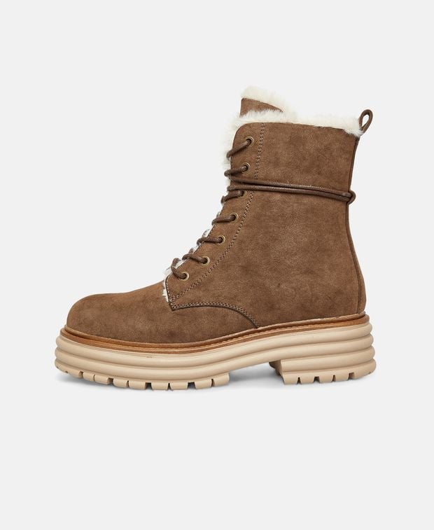 Schnürstiefeletten