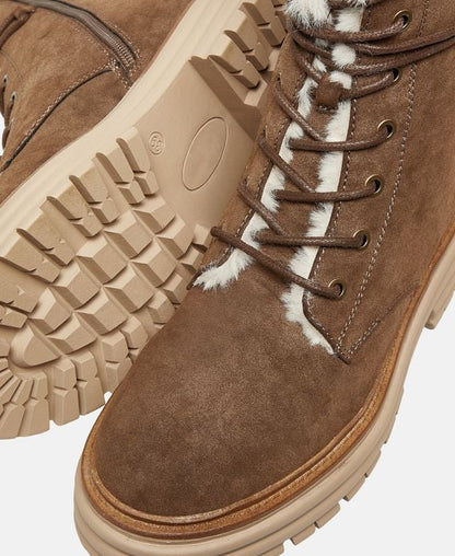 Schnürstiefeletten