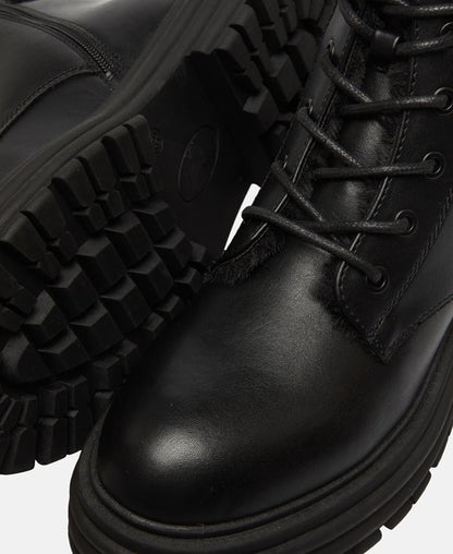 Schnürstiefeletten