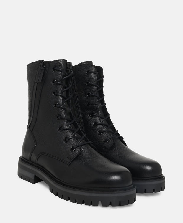 Schnürstiefeletten