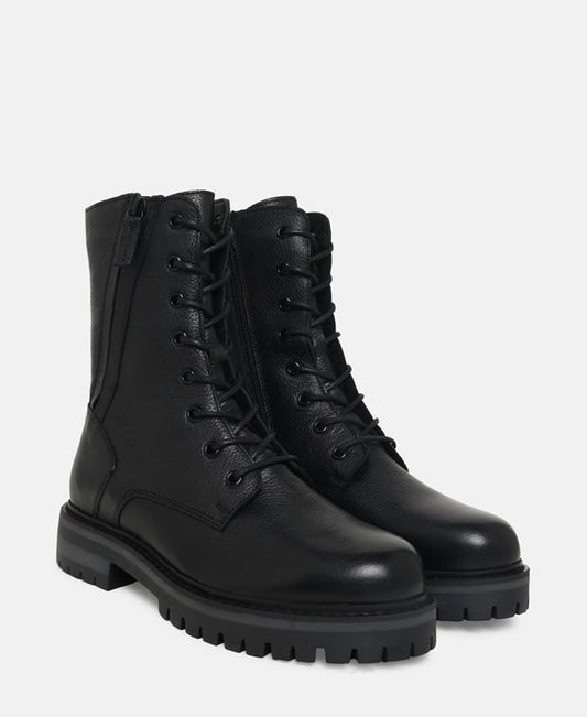 Schnürstiefeletten